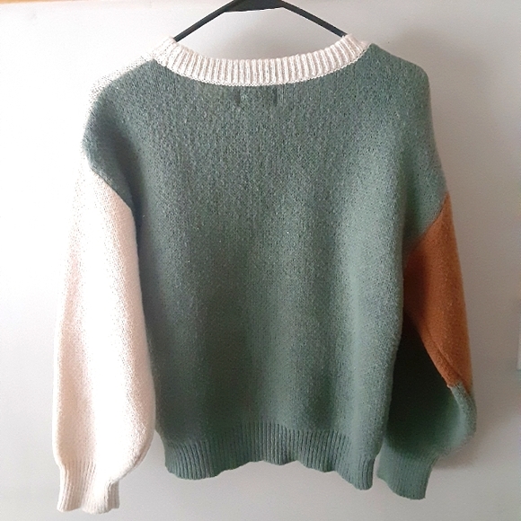 Sweater - Picture 4 of 7